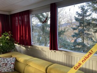 Eladó 125 m²-escsaládi ház Esztergom, Hegyalja utca: 109'000'000 Ft