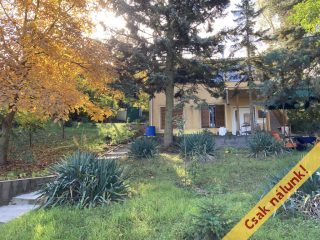 Eladó 125 m²-escsaládi ház Esztergom, Hegyalja utca: 109'000'000 Ft