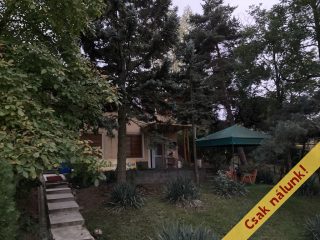 Eladó 125 m²-escsaládi ház Esztergom, Hegyalja utca: 109'000'000 Ft