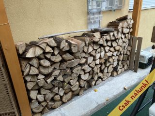 Eladó 125 m²-escsaládi ház Esztergom, Hegyalja utca: 109'000'000 Ft