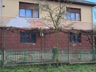 Eladó 75 m²-escsaládi ház Farkaslyuk, Nárcisz út: 7'900'000 Ft