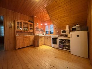 Eladó 200 m²-escsaládi ház Fonyód, Frekventált helyen: 105'000'000 Ft