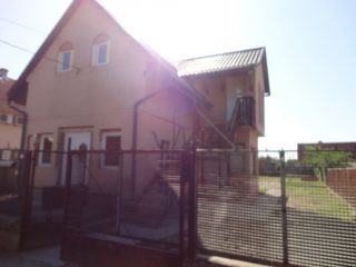 Eladó 140 m²-escsaládi ház Fót, Béke . utca: 129'000'000 Ft