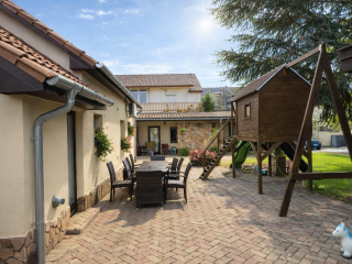 Eladó 147 m²-escsaládi ház Fót, Fót-Kisalag,kétgenerációs családiház: 144'900'000 Ft