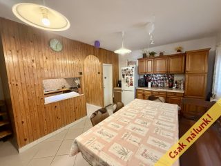 Eladó 210 m²-escsaládi ház Fót, Muharay Elemér utca: 99'900'000 Ft