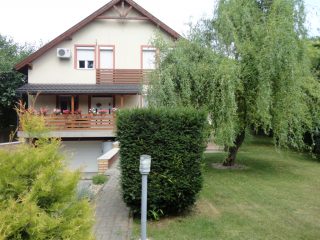 Eladó 300 m²-escsaládi ház Fót, Szérűskert utca: 190'000'000 Ft