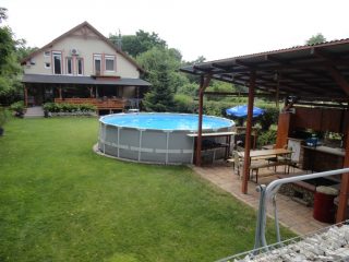 Eladó 300 m²-escsaládi ház Fót, Szérűskert utca: 190'000'000 Ft