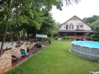 Eladó 300 m²-escsaládi ház Fót, Szérűskert utca: 190'000'000 Ft