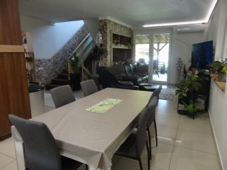 Eladó 300 m²-escsaládi ház Fót, Szérűskert utca: 190'000'000 Ft