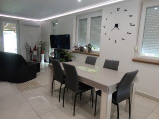 Eladó 300 m²-escsaládi ház Fót, Szérűskert utca: 190'000'000 Ft