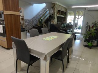 Eladó 300 m²-escsaládi ház Fót, Szérűskert utca: 190'000'000 Ft