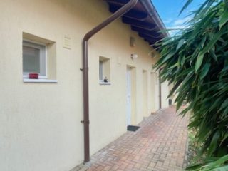 Eladó 208 m²-escsaládi ház Fót, Újszerű 4+1 lakásos APARTMANHÁZ: 179'000'000 Ft