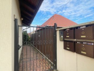 Eladó 208 m²-escsaládi ház Fót, Újszerű 4+1 lakásos APARTMANHÁZ: 179'000'000 Ft