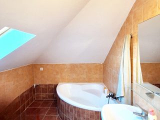 Eladó 56 m²-estársasházi lakás Gárdony (Gárdony) , Központi utca: 59'500'000 Ft