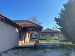 Eladó 208 m²-escsaládi ház Gárdony, Vak Bottyán utca: 139'000'000 Ft