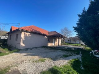 Eladó 208 m²-escsaládi ház Gárdony, Vak Bottyán utca: 139'000'000 Ft