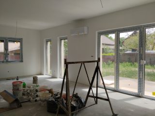 Eladó 181 m²-escsaládi ház Göd, 2-es úthoz közeli kisutca: 185'000'000 Ft
