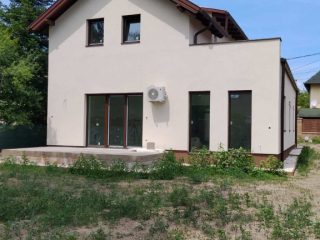 Eladó 175 m²-escsaládi ház Göd, Dunakeszihez közel: 174'900'000 Ft