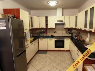 Eladó 107 m²-estársasházi lakás Göd, Kerekerdő utca: 89'500'000 Ft