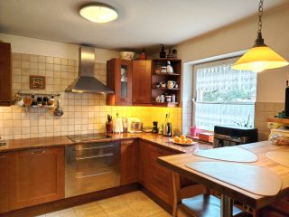 Eladó 184 m²-escsaládi ház Göd, Középgöd: 175'000'000 Ft