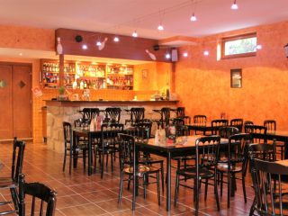 Eladó 226 m²-esegyéb vendéglátó egység Göd, Pesti út: 64'900'000 Ft