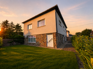 Eladó 106 m²-estársasházi lakás Gödöllő, Blaha: 89'900'000 Ft