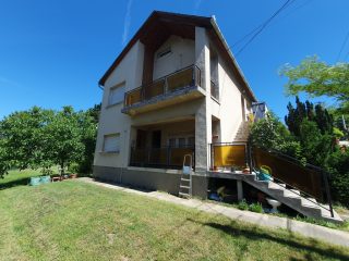 Eladó 83 m²-escsaládi ház Gödöllő, Blaháné utca közeli utca: 88'800'000 Ft