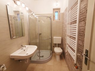 Eladó 148 m²-escsaládi ház Gödöllő, Honvéd utca közeli utca: 134'000'000 Ft