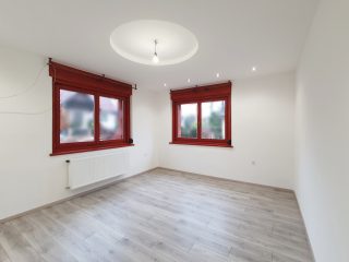 Eladó 148 m²-escsaládi ház Gödöllő, Honvéd utca közeli utca: 134'000'000 Ft