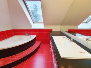 Eladó 148 m²-escsaládi ház Gödöllő, Honvéd utca közeli utca: 134'000'000 Ft