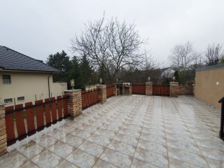 Eladó 148 m²-escsaládi ház Gödöllő, Honvéd utca közeli utca: 134'000'000 Ft