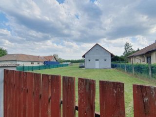 Eladó 77 m²-escsaládi ház Gödöllő, Peres, csendes, aszfaltozott utca: 96'000'000 Ft