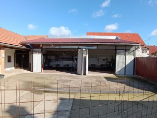 Eladó 157 m²-esüzlethelyiség utcai bejárattal Gyál, Forgalmas út: 124'900'000 Ft