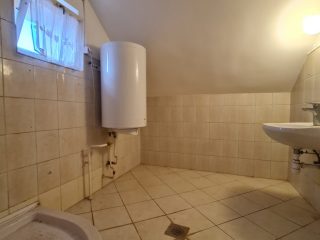 Eladó 151 m²-escsaládi ház Gyál, Somogyi Béla utca: 129'900'000 Ft