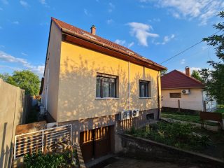 Eladó 151 m²-escsaládi ház Gyál, Somogyi Béla utca: 129'900'000 Ft
