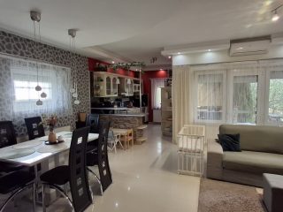 Eladó 114 m²-escsaládi ház Gyenesdiás, Zsákutca: 119'900'000 Ft