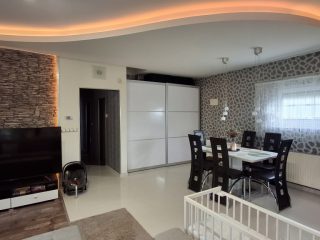 Eladó 114 m²-escsaládi ház Gyenesdiás, Zsákutca: 119'900'000 Ft