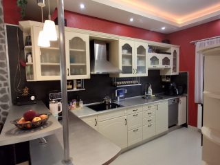 Eladó 114 m²-escsaládi ház Gyenesdiás, Zsákutca: 119'900'000 Ft