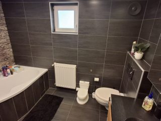 Eladó 114 m²-escsaládi ház Gyenesdiás, Zsákutca: 119'900'000 Ft