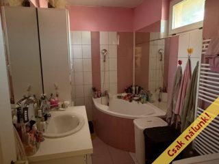 Eladó 74 m²-estársasházi lakás Gyömrő, Gyömrő Városközpont út: 74'000'000 Ft