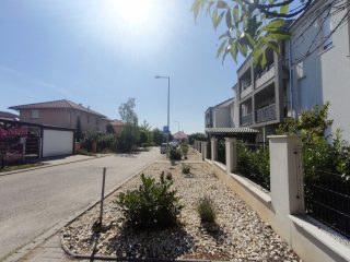 Eladó 74 m²-estársasházi lakás Gyömrő, Liget Lakópark: 94'900'000 Ft