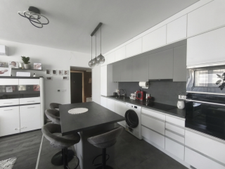 Eladó 74 m²-estársasházi lakás Gyömrő, Liget Lakópark: 94'900'000 Ft