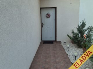 Eladó 74 m²-estársasházi lakás Gyömrő, Mendei út környéki utca: 74'900'000 Ft