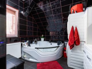 Eladó 278 m²-escsaládi ház Gyömrő, Városközpont: 189'000'000 Ft