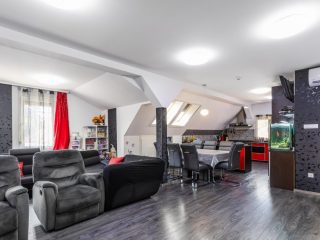 Eladó 278 m²-escsaládi ház Gyömrő, Városközpont: 189'000'000 Ft