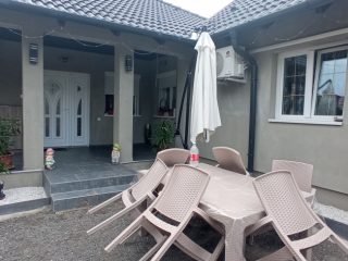 Eladó 164 m²-escsaládi ház Gyömrő, központban: 109'000'000 Ft