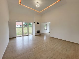 Eladó 147 m²-escsaládi ház Gyúró, Gyúró: 169'900'000 Ft