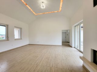 Eladó 147 m²-escsaládi ház Gyúró, Gyúró: 169'900'000 Ft