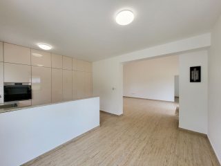 Eladó 147 m²-escsaládi ház Gyúró, Gyúró: 169'900'000 Ft