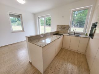 Eladó 147 m²-escsaládi ház Gyúró, Gyúró: 169'900'000 Ft